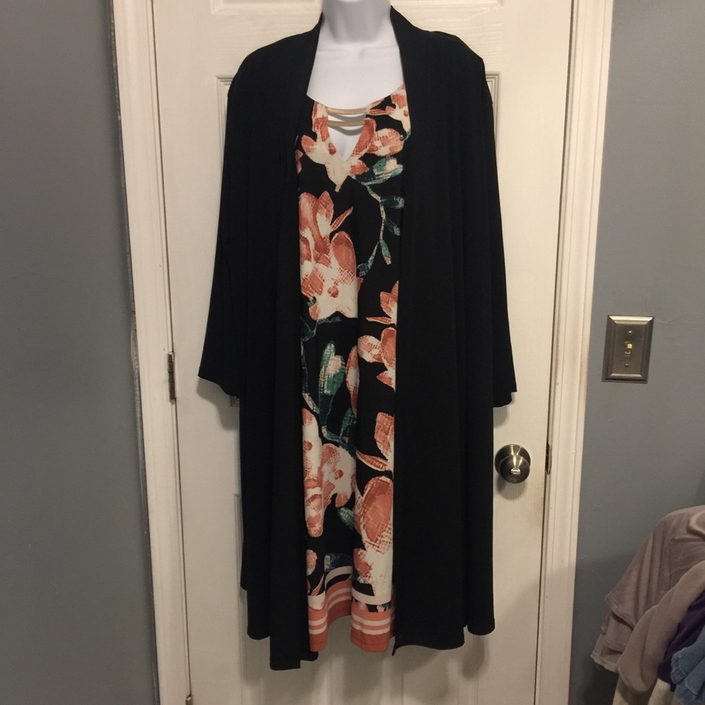 Avenue 2 piece Dress Set.